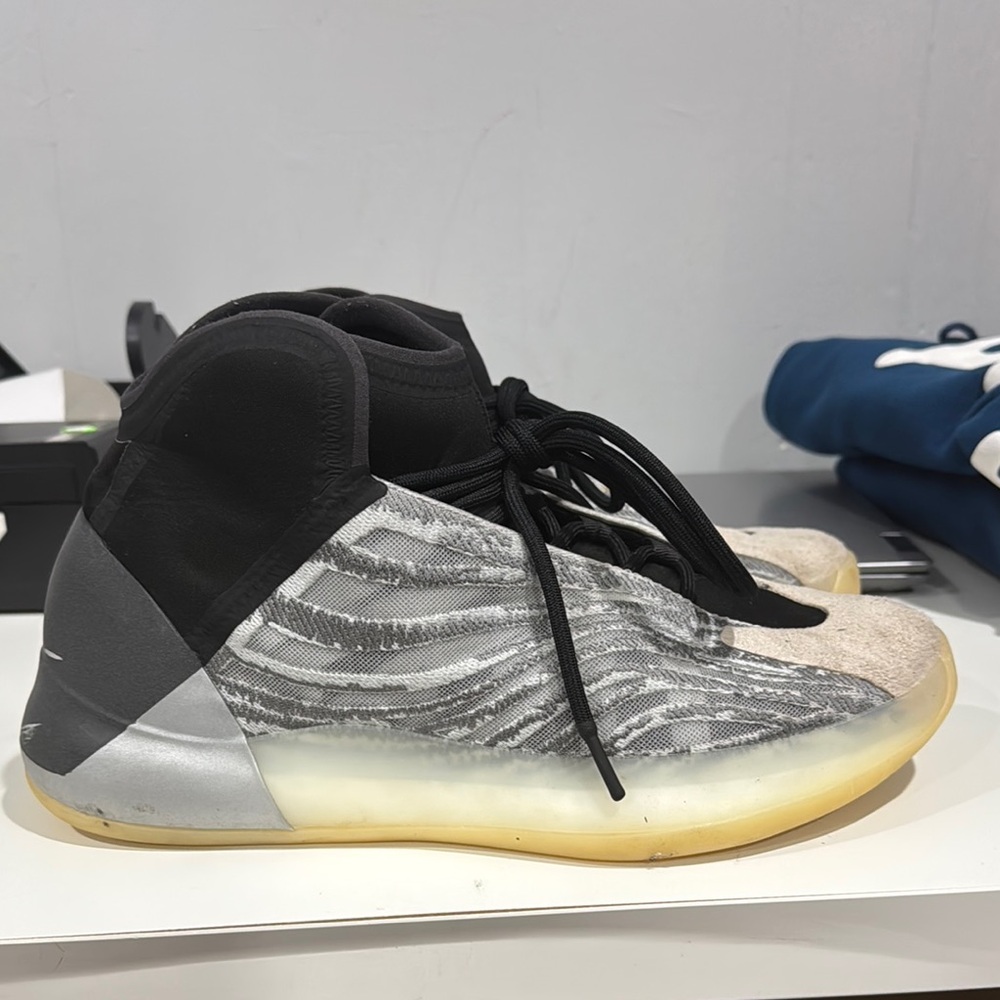 Adidas Yeezy Basketball Quantum